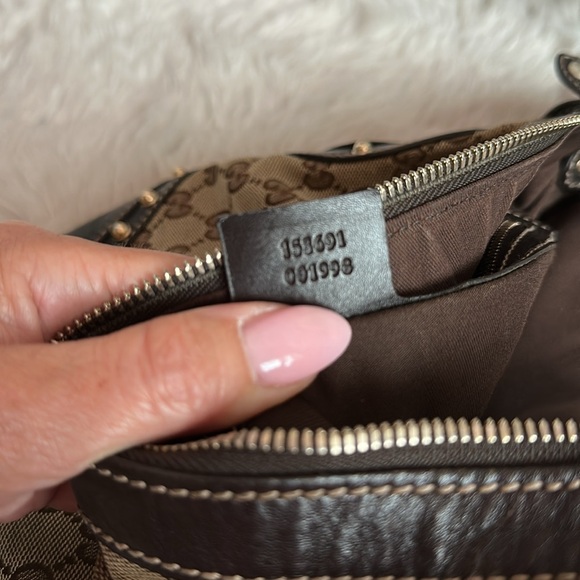 🎄Gucci Hobo - Picture 4 of 7